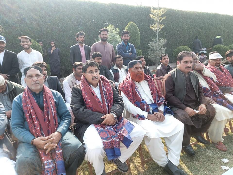 PPPKamberSdkot's tweet photo. #WARRAH: (17 January 2022)
President PPP District-Kamber -Shahdadkot @QammardinGopang alongside General Sec Distt Ksk @HajiMPunhalPPP and Review committee Member @AijazALaghari Conducted interviews of remaining PPP Office bearers. https://t.co/7t2RziIj1g