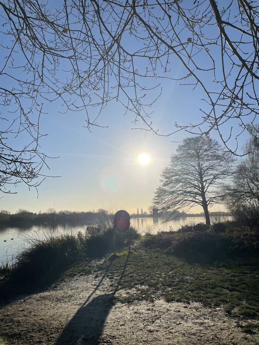 <a href="/MPSWelshHarp/">Welsh Harp Police</a> Officers patrolling open spaces around Welsh Harp this afternoon. 
Drug searches were being conducted!
Its a beautiful day, don't ruin it with getting a Cannabis Warning. 🧐☀️