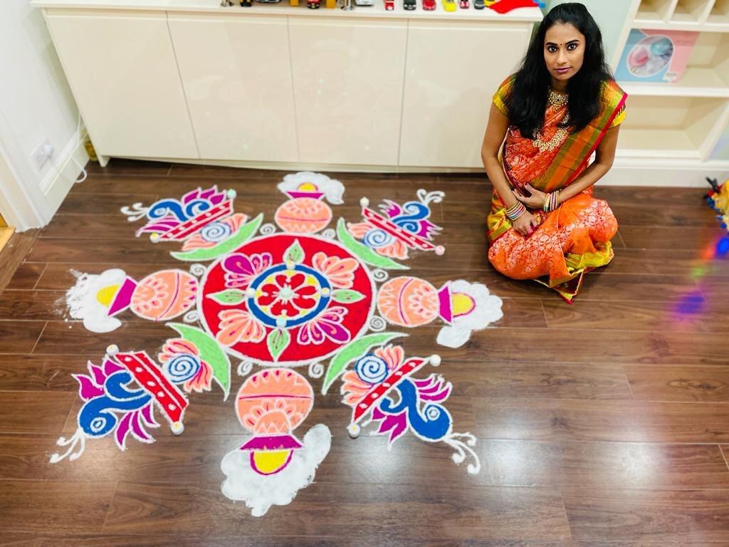 NaariUk's tweet photo. A beautiful Sankranthi Rangoli's by our beloved Telugu Naari UK member Mrs.Sindhu Chowdhary #AzadiKaAmritMahotsav 
@HCI_London ,@Himavalli30 ,@cllrmorla,@telugitesinuk https://t.co/sy4F44LvAd