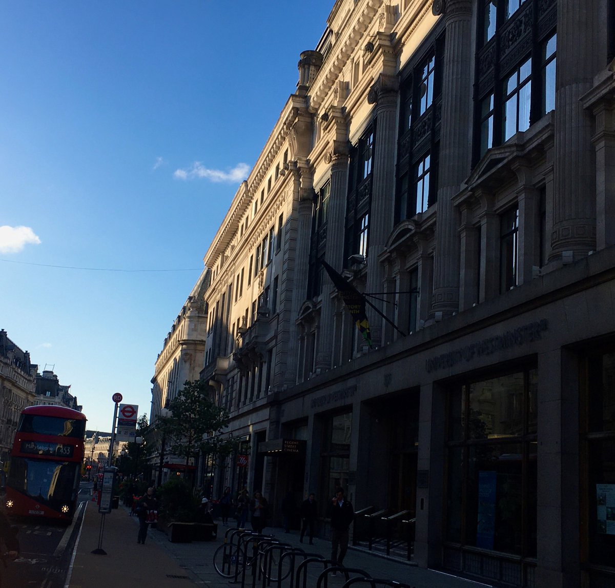 Wishing all our new study abroad and exchange students a HUGE welcome to the University and to our full year students re-joining us this term, a BIG welcome back! 👋👋👋#arrivalsweek #livelearnlondon #studyabroad #uniwestminster #wearewestminster