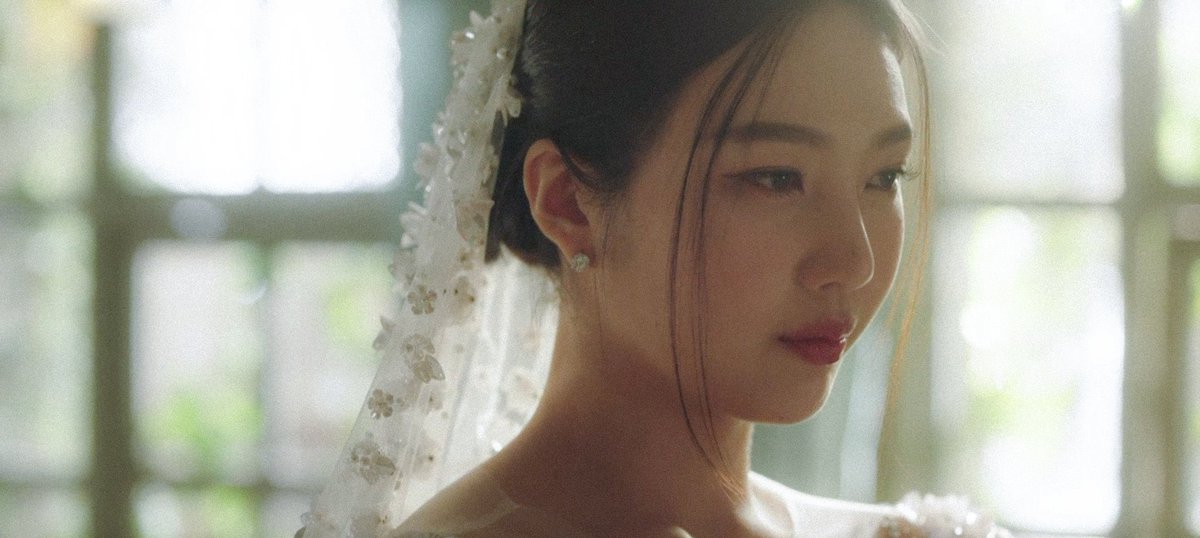 RhysAndJade's tweet photo. ㅤ

           ﹫ https://t.co/IbfnZAyiWC⠀⠀
           ⌕   Unreleased Photos
          
           ❛ here are some unreleased wedding photos of the bride during the groom’s vows recitalㅤ
ㅤ
ㅤ https://t.co/SVG03u7doo