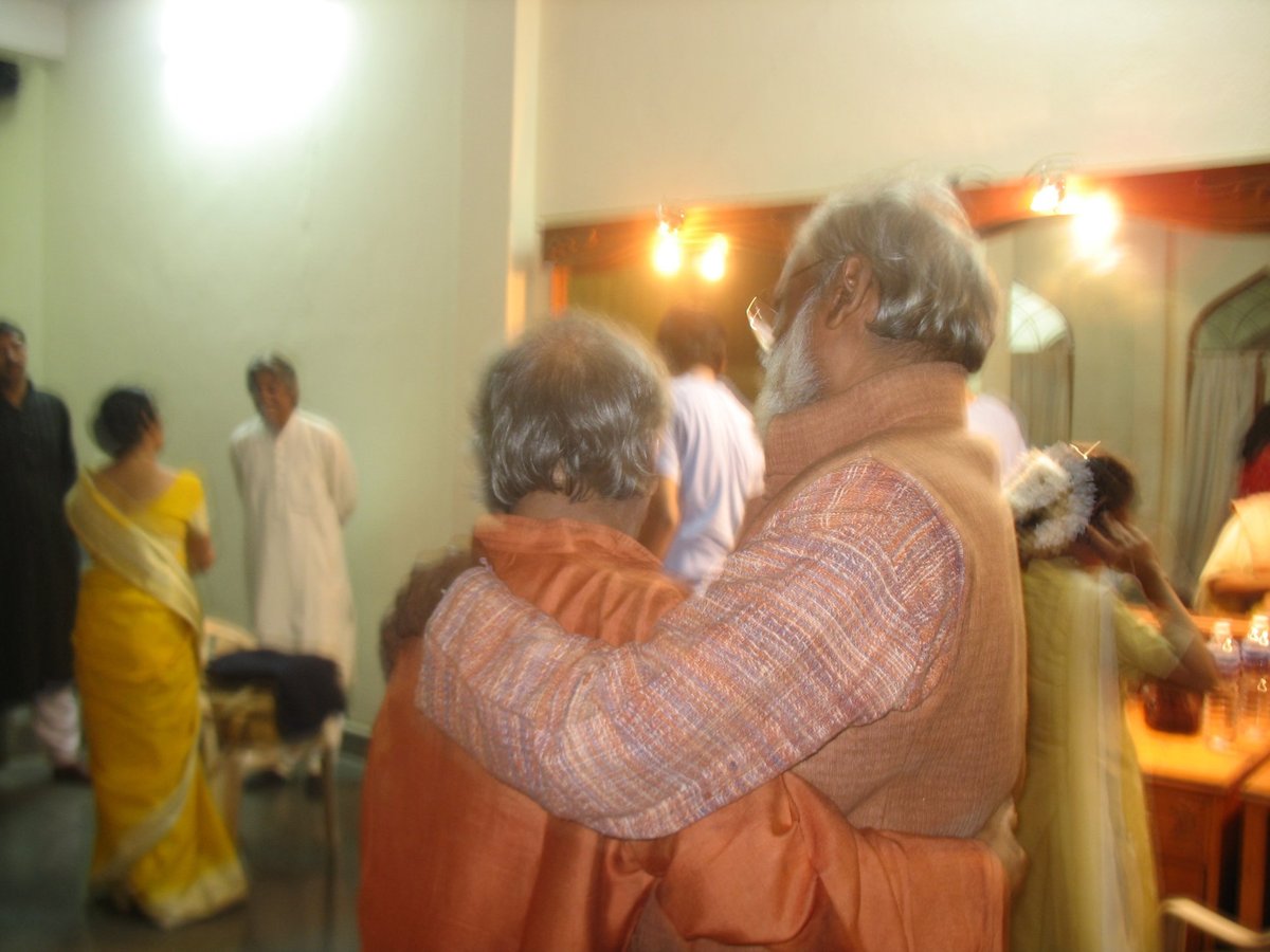 AzizPaintings's tweet photo. The legendary #PanditBirjuMaharaj leaves behind a void that can never be filled. Thank you for your huge contribution to the world of art. You will be missed. Rest in peace, condolences to the family and friends.
#RIPBirjuMaharaj https://t.co/lUO8zkHODQ