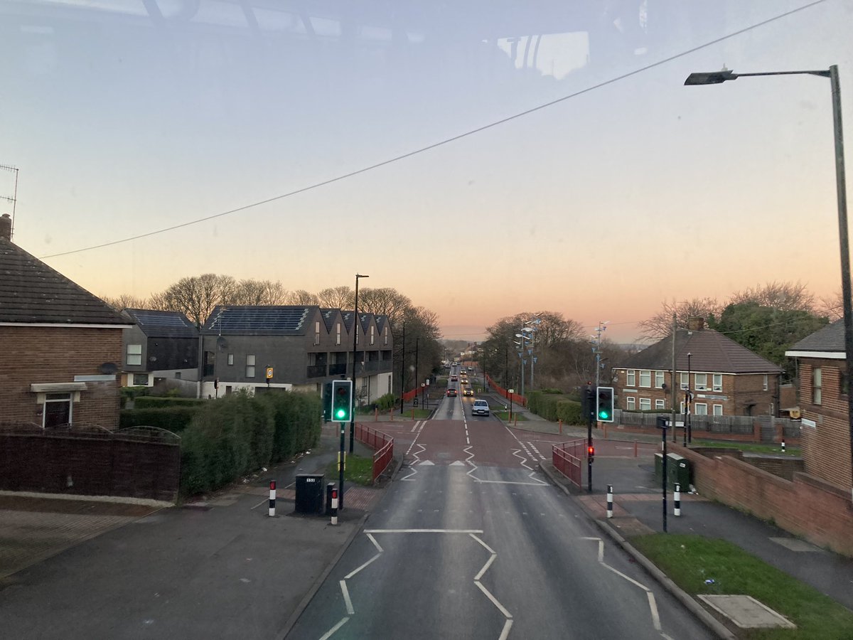 BusDriver_Jason's tweet photo. #viewfromthebuswindow just before the junction of Longley Avenue West travelling on the 32 with @FirstSouthYorks 36244. https://t.co/v6dnkFNfTJ