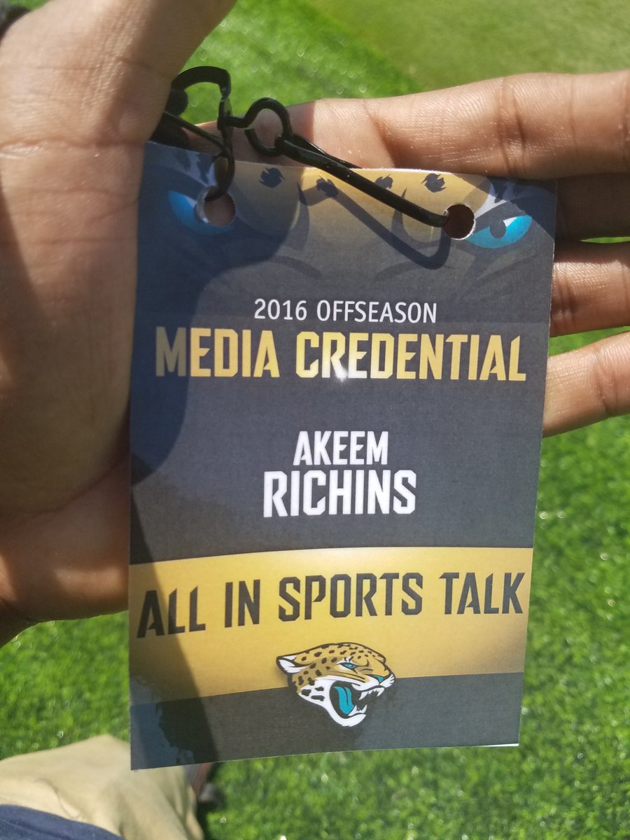 KingRich987_BIB's tweet photo. #throwbackmonday . I did this fully knowing they'd be part of the #BuffaloBills organization in the near future ๐ ๐ค #ChrisIvory #TJYeldon https://t.co/SbQ8kExfev