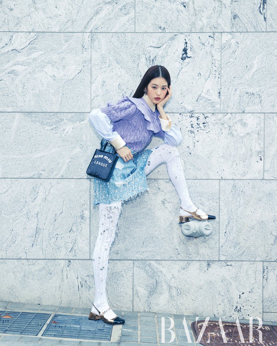 #MiuMiu for Harper’s Bazaar Korea.

Photographed by Yeongjun Kim
Syled by Gayoung Seo

#MiuMiuEditorials #MiuMiuGirls 
#IVE #아이브 #WONYOUNG #원영