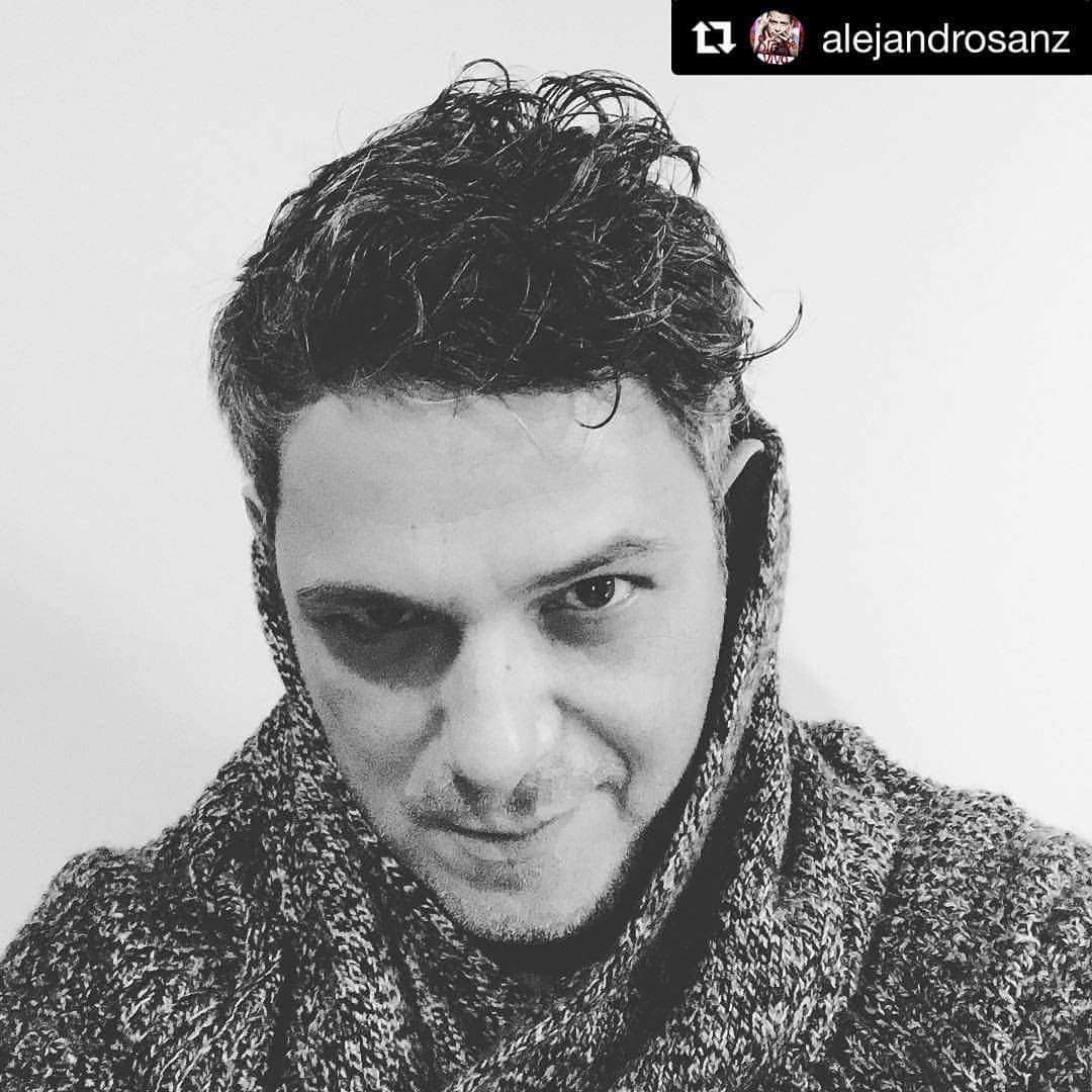 AQueNoMeSuenAS's tweet photo. Hace 5 años
#RecuerdosSanzeros #RecuerdosSoñadores #AlejandroSanz #AquenomeSueñas 😍 @AlejandroSanz
.......
#Repost @alejandrosanz with @repostapp
・・・
Martes,
Ni te pases ni te hartes #24junio2017 #MASesMAS pronto más noticias 🙏 https://t.co/IQGns2BRgT