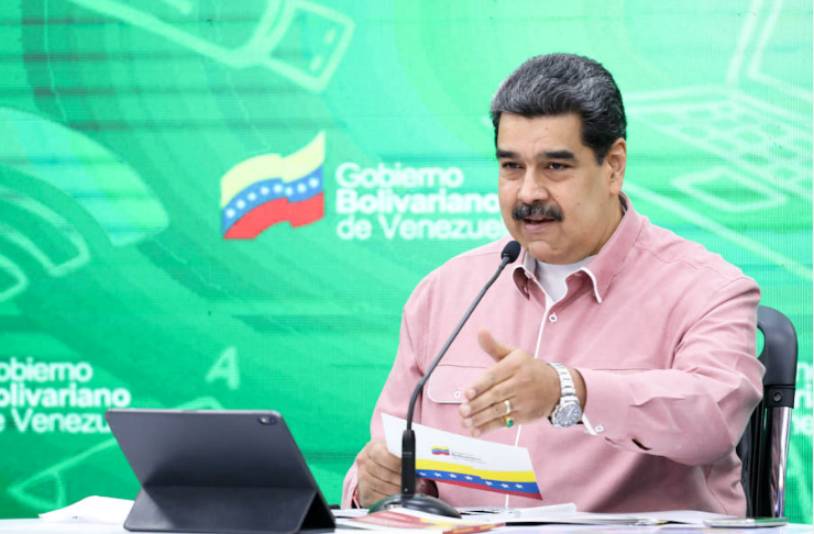 El Mandatario Nacional calificó como una bendición el retorno a las aulas de clases, tras la pandemia por Covid-19 porque han permitido a los estudiantes reconectarse con la vida social. #PsuvMiranda #18Ene bit.ly/3tzAoiR