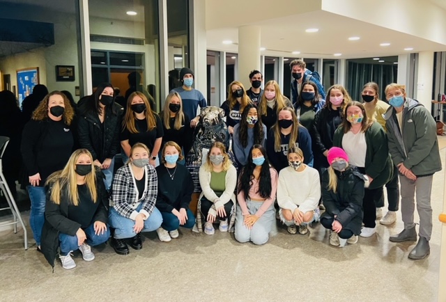 fivefountainsbu's tweet photo. We welcomed our newest members of five fountains and kicked off the new semester with our first full agency meeting. Everyone is looking forward to the new year with brand new clients! #fivefountainsbu⛲️ https://t.co/5IuIWsONG5