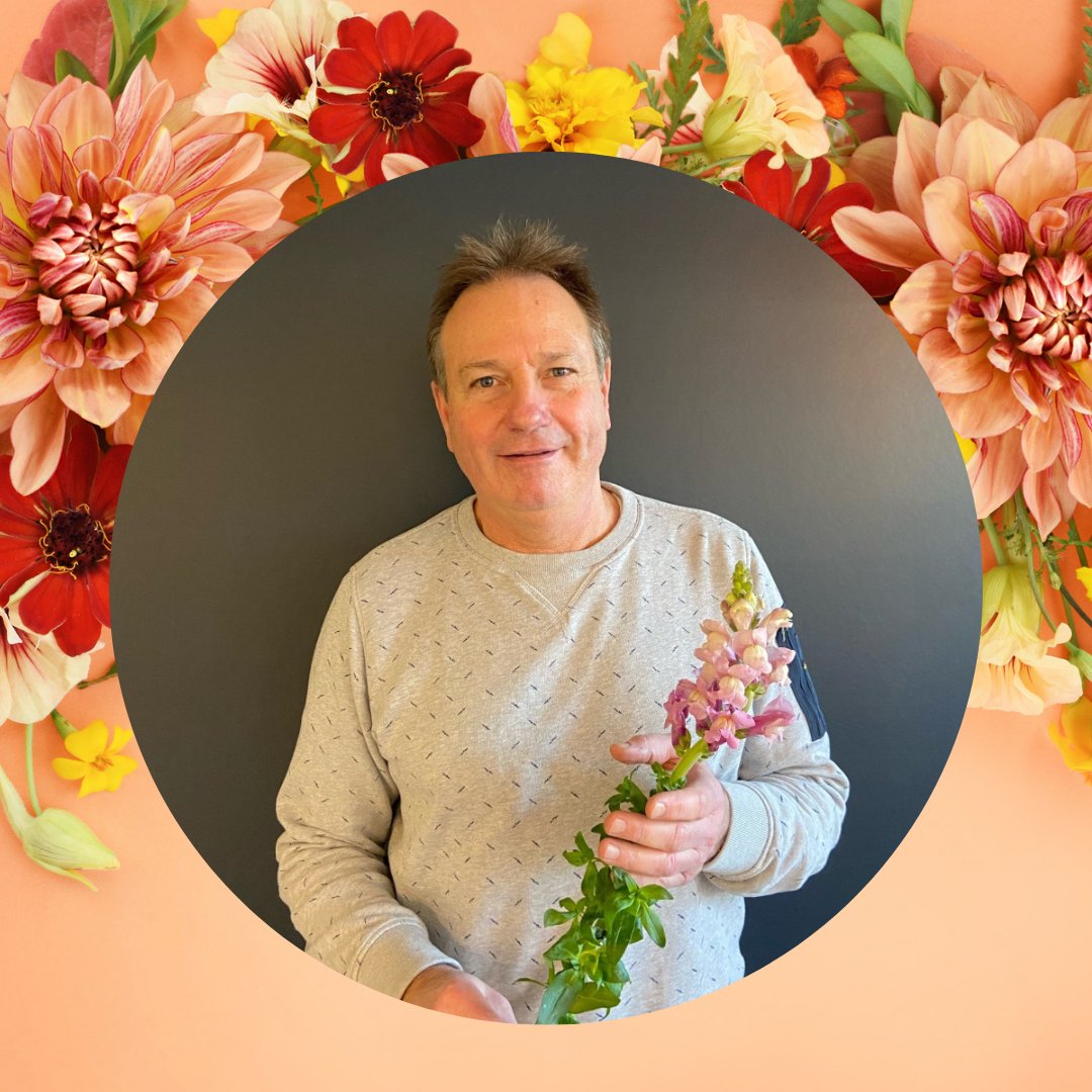 Pullposition's tweet image. Vier jij Bloom Monday met John mee? 🌸

Van iedere bloem wordt John vrolijk. Zijn passie ligt ook écht bij bloemen en planten. Bij Pull Position kan hij elke dag met bloemen en planten werken. Daar wordt John nou blij van! 😁

#BloomMonday