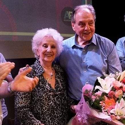 ¿Sabían que el diputado Carlos Heller (<a href="/CarlosHeller/">Carlos Heller</a>) del Frente de Todos dona su dieta, que es la misma cantidad que la de Milei, cada mes y en silencio al Hospital de niños Ricardo Gutiérrez y al Hospital Garrahan?