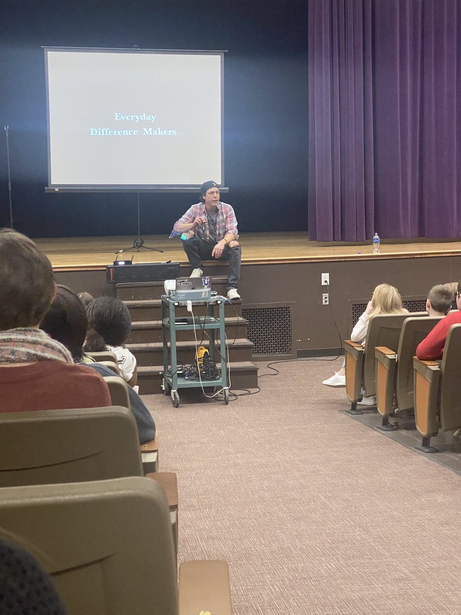 Joe Beckman speaking with Middle School today!  #beadifferencemaker!