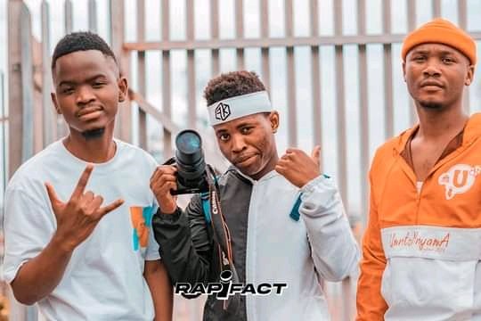 Que_DBN's tweet photo. #HoodVsHood was dope! A big shout out to #RapiFact team @ZakweSA @rashid_kay @sbo_fokol Syabonga gents we needed this. https://t.co/vDrkQaqCik