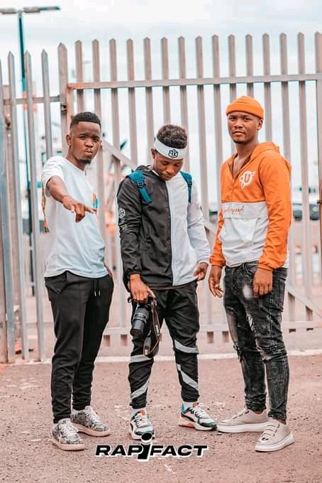 Que_DBN's tweet photo. #HoodVsHood was dope! A big shout out to #RapiFact team @ZakweSA @rashid_kay @sbo_fokol Syabonga gents we needed this. https://t.co/vDrkQaqCik