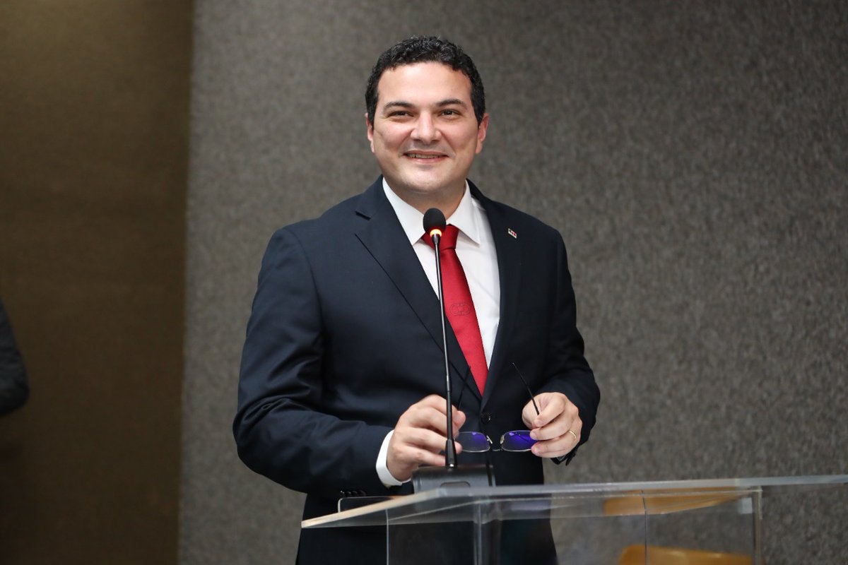 OABPI's tweet photo. Celso Barros chega ao segundo mandato como presidente da OAB-PI unindo experiência e renovação 🔗 https://t.co/yjzVAZ4OGI https://t.co/ocjh1J5dPl