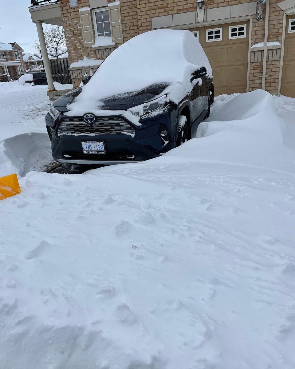Caper_ont's tweet photo. Current situation… Is it April yet? #snowyday #toomuchwind https://t.co/ZYUPQD0Dom