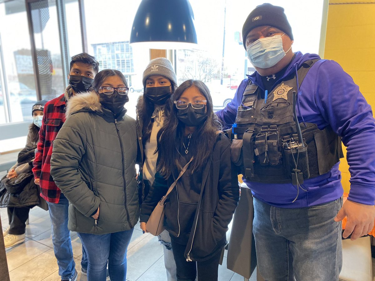 Chicago_Police's tweet photo. The @chicagocaps04 honored MLK Day by having a ‘Peace Walk’ this morning followed by a coat giveaway. Coats were given out by CAPS officers to residents at @Mcdonalds on 79th St. A great way to honor the great Martin Luther King! #CPDMediaCar https://t.co/xe4mbs0AsI