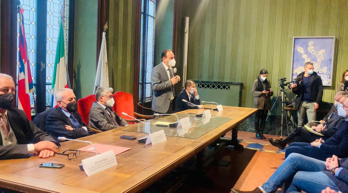Alberto_Cirio's tweet photo. 🔵#ASTICUNEO
Ciò che siamo riusciti a fare, e ne siamo felici, è una decisa #accelerazione del cronoprogramma, che oggi insieme alla società #Autostrada Asti-Cuneo abbiamo voluto condividere con i #Sindaci e gli amministratori del #territorio. 

#Avanticosì con @GabusiMarco https://t.co/FeHwUkloZh