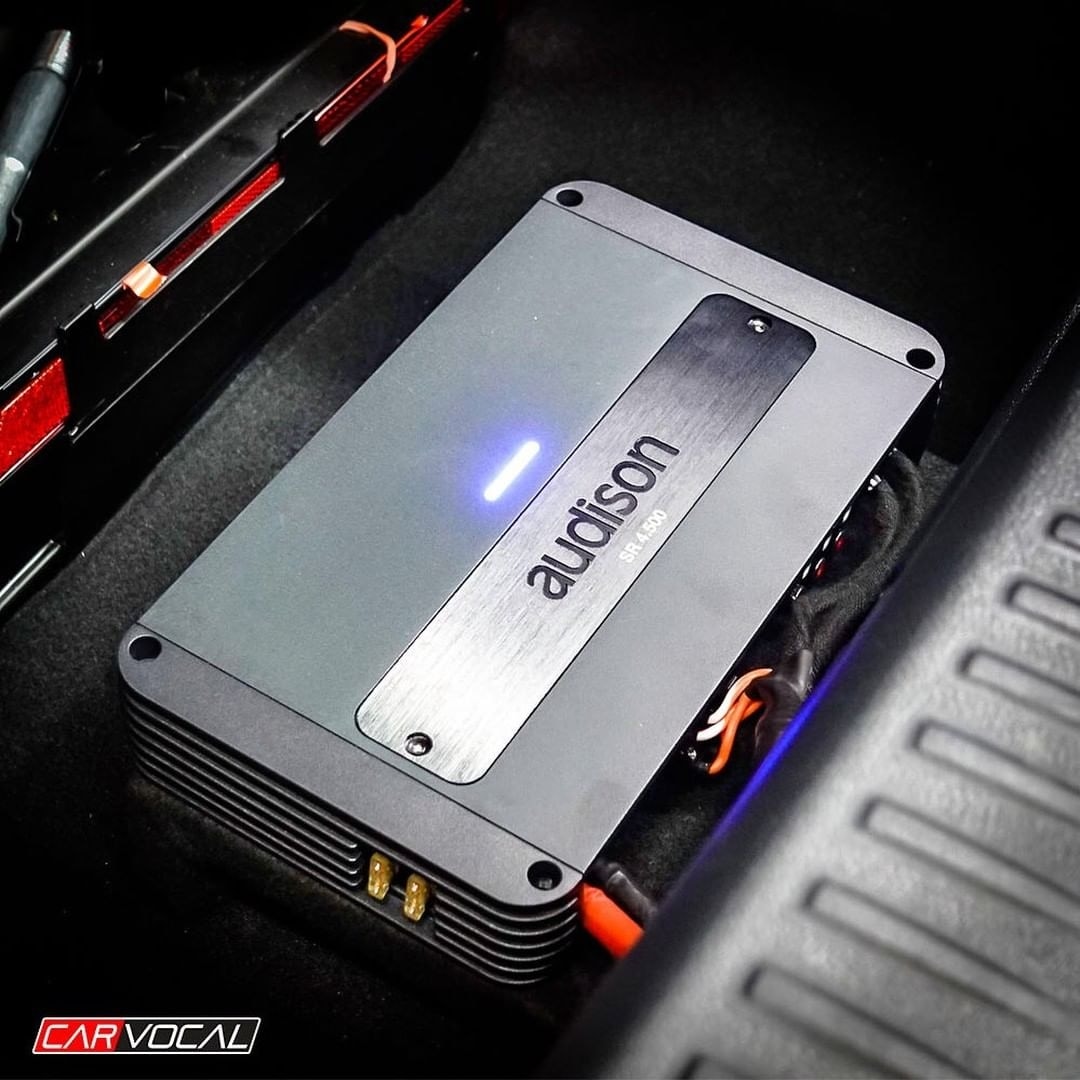 😍 @carvocal Audison SR-4.500 four channels amplifier for Mercedes 
A-class 🏁
#AudisonSR #Audioupgrade #mercedesaclass #caraudioamplifier