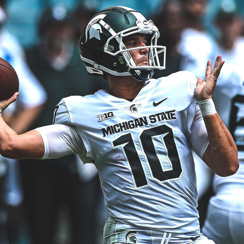 CFBPrimetime_'s tweet photo. ☆ 2022 Player Spotlight ☆
Payton Thorne (R-JR / QB / Michigan State)

2021 Stats: 235-389 (60.4%), 3,240 YDS, 27 TD, 10 INT, 8.3 AVG / 82 CAR, 181 YDS, 4 TD, 2.2 AVG
◦ QBR: 77.7
◦ Pass Eff: 148.14

◦ 2021 Week 3 Manning Award QB of the Week https://t.co/wNy75MKr68