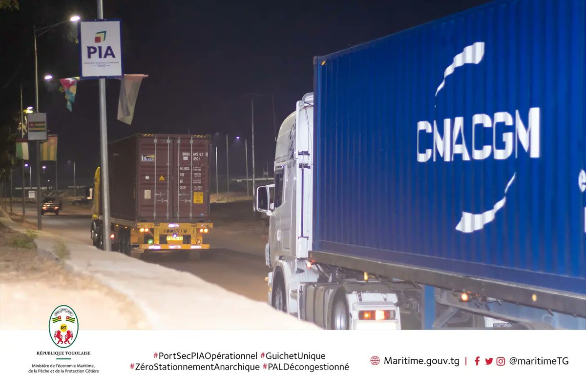 MaritimeTg's tweet photo. Opérationnalisation du #PortSec | Les conteneurs suivront désormais un nouveau parcours d'acheminement : du @portdelome à la @PIA_Togo, avant d'être envoyé vers leur pays de destination. Une nouvelle étape pour faire du #Togo le hub logistique régional. #MEMPPC @kokouedemTENGUE https://t.co/3qcN9QDIPH