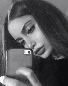 ثم انك جئت مثل المعجزة في اللحظة التي إنتهى فيها املي "💜

#اقتباسات 
#اليك_اكتب 
#مسيناكم