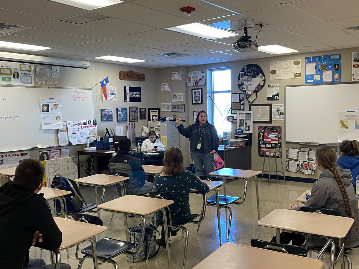 Learning from Mistakes…something we can all do! Thank you Mrs. Bushong for@your incredible teaching!
<a href="/MrsWellsk/">Mrs. Wells</a> <a href="/BadgerHS_Prin/">Joey McQueen</a> #WhatADistrictLTX #OutOfThisWorld