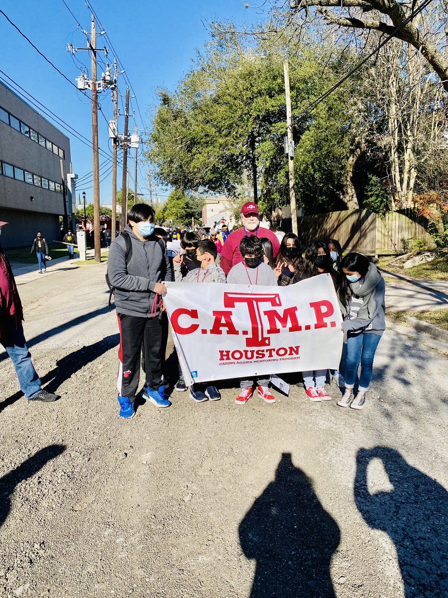 Cat_Me2's tweet photo. Martin Luther King Jr Birthday Parade with Camp Aggies. @LandrumMS https://t.co/mOgR9CpMGi