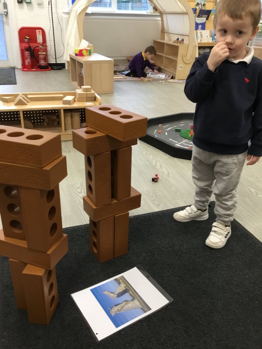 netherweans's tweet photo. Since our wee people have been interested in big builds we printed off some pictures of local monuments, bridges and the kelpies was a particular favourite! #blockspace #bigbuilds #kelpies #bridges https://t.co/k58x4oyccF