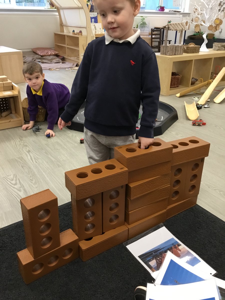 netherweans's tweet photo. Since our wee people have been interested in big builds we printed off some pictures of local monuments, bridges and the kelpies was a particular favourite! #blockspace #bigbuilds #kelpies #bridges https://t.co/k58x4oyccF