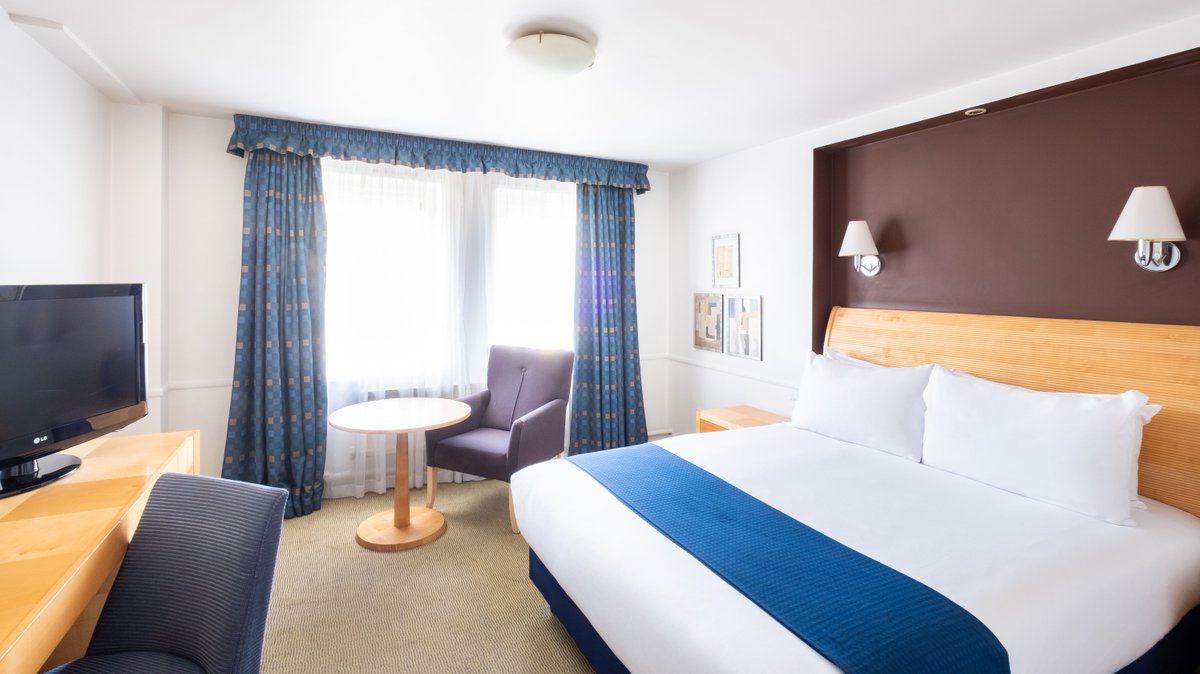 Holiday Inn London - Bexley tweet media