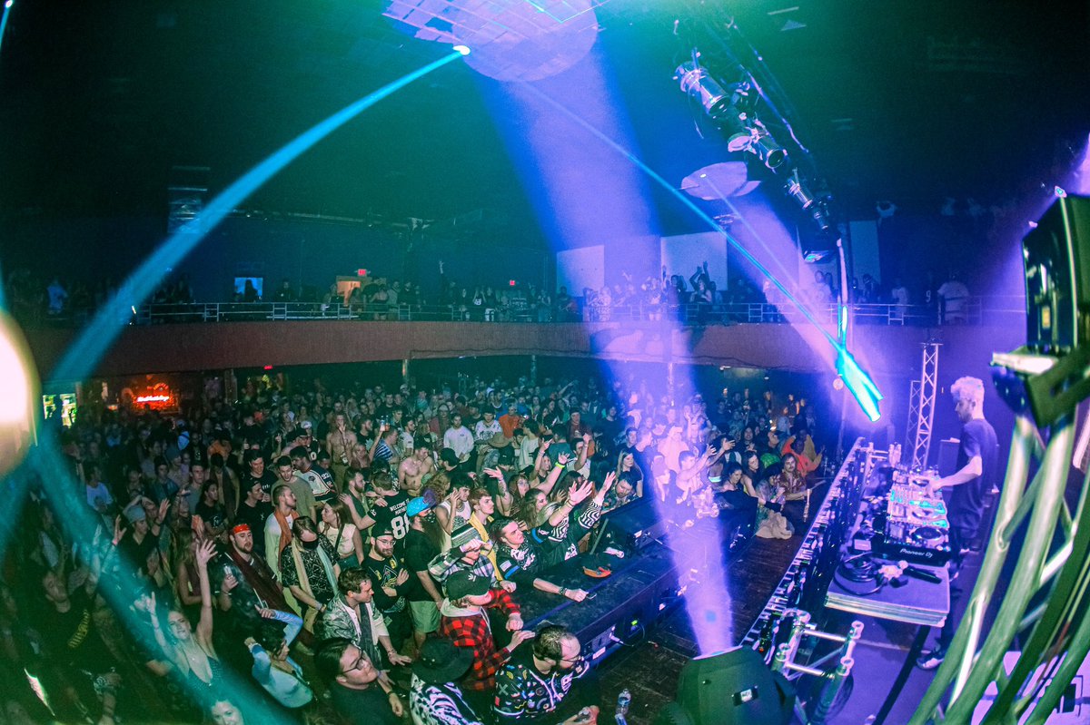 UncutRepublic's tweet photo. What a night! Thank you to everyone who came out for @Virtual_Riot’s Simulation tour. It was a packed house, full of many friendly faces in the community but also plenty of new faces in the room. Thank you all! 🙌🖤

📸: @aronkroger0 https://t.co/AhQoh3dK0c