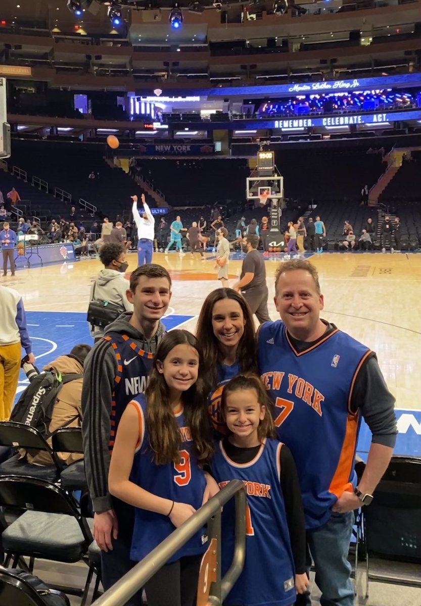 Robrasko's tweet photo. #nykmsg - Go Knicks!! https://t.co/PBfPymO4Vd