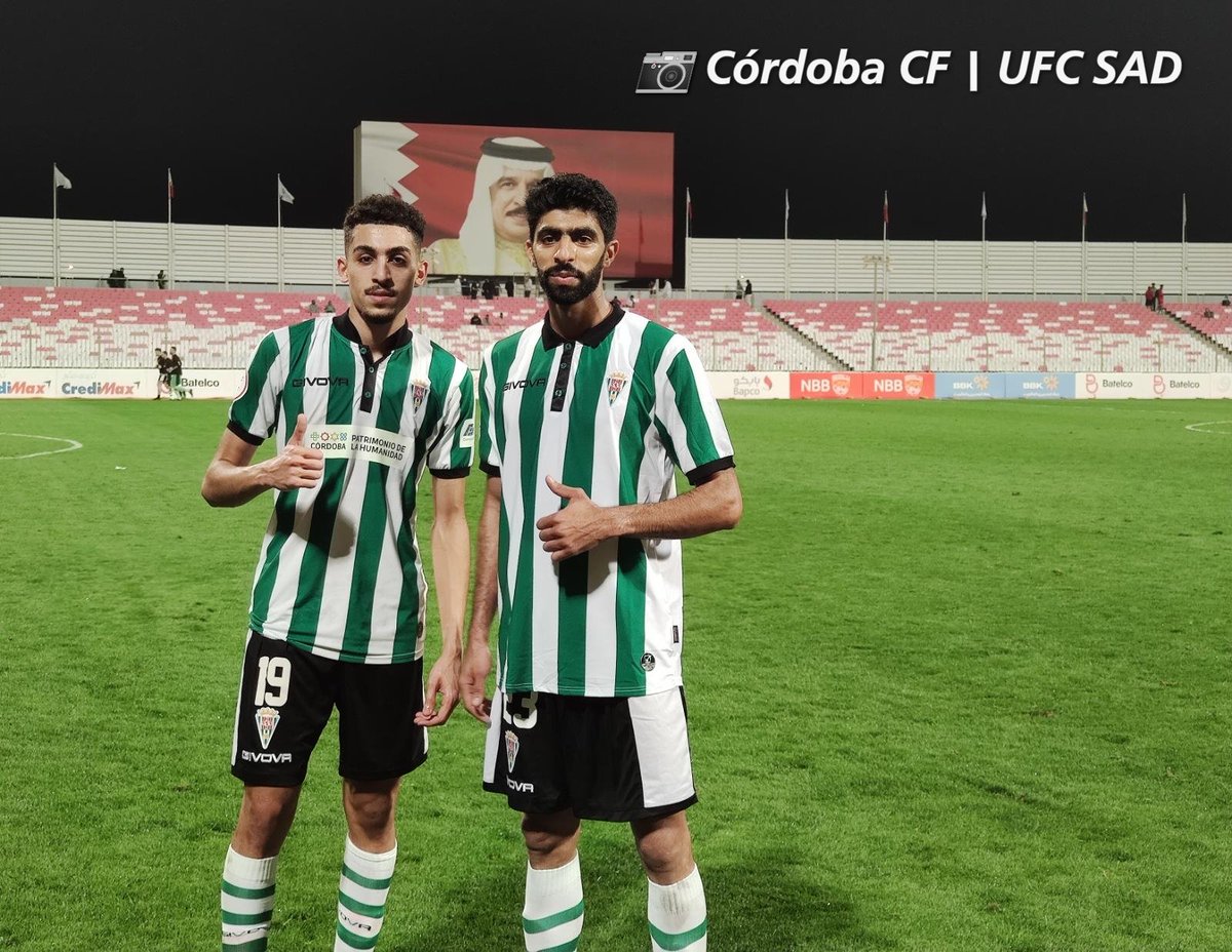 canblanquiverde's tweet photo. 📷  Ya tienen nombre: 
➡️19 Hani taha 20 años central

➡️ 23 Ahmed merza 30 años banda y lateral

Jugadores del @alkhaldiyafc. https://t.co/Q63xCYLww4
