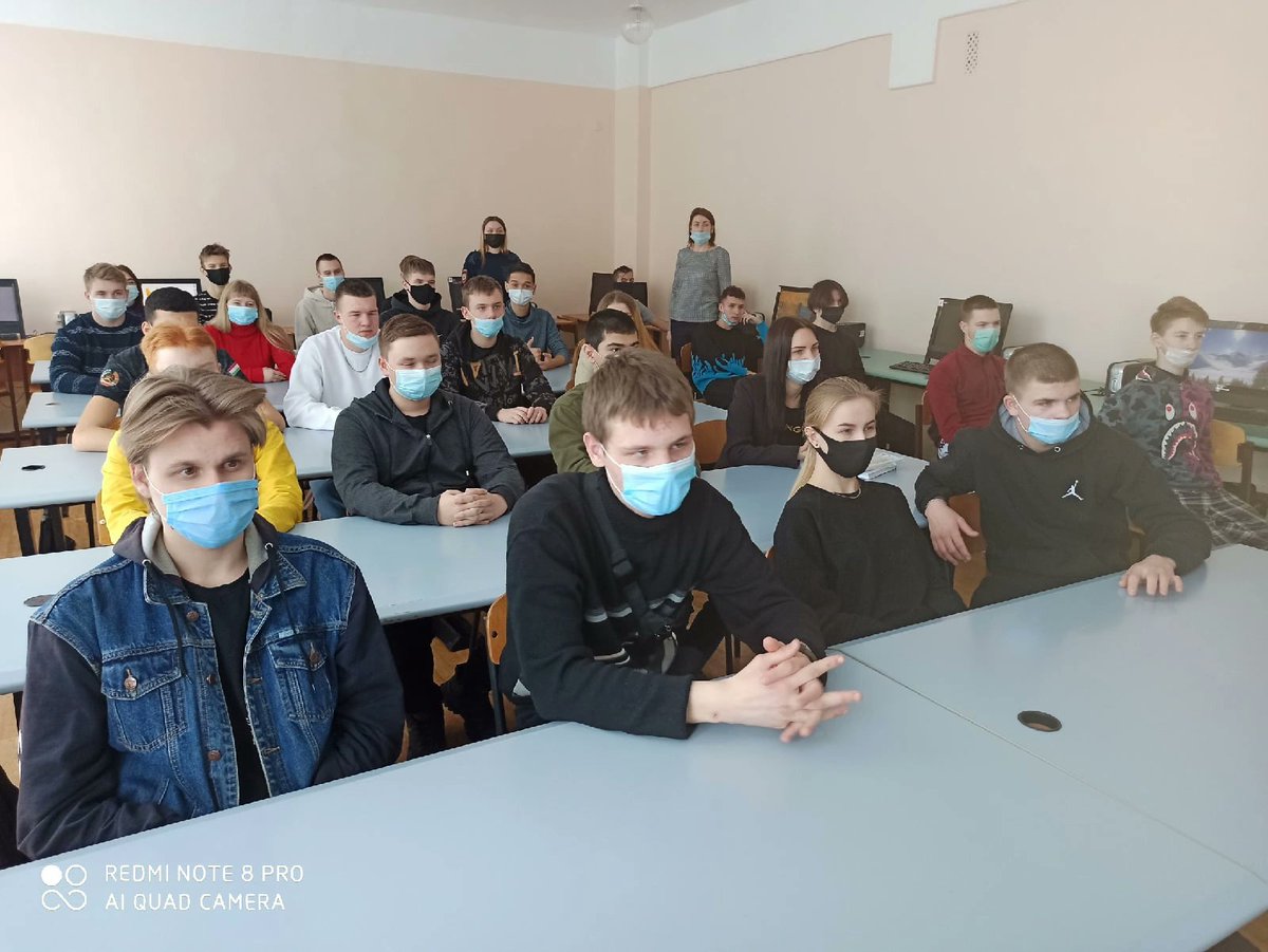 Студенческий десант продлится до 21 января 2022 г., ребята желающие связать свою судьбу со службой в полиции могут принять участие. 
Корреспондент направления по связям со СМИ 
Отдела МВД России по Безенчукскому району 
Ю.А. Бутаева vk.com/video185006977…