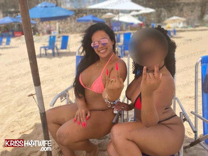 V&iacute;deo novo para assinantes do nosso site, Prainha com minha Rainha @krisshotwife e @FooxHotwife   Corre<a href="/tag/krisshotwife"class="tags"><span>#krisshotwife</span></a>