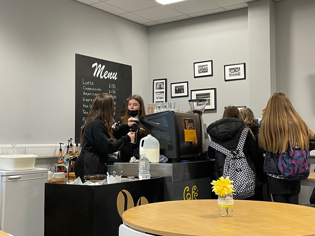 CafeUG71 tweet media