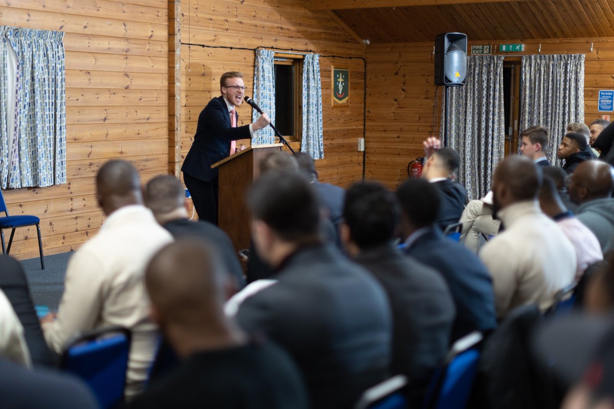 LondonDisciples's tweet image. What a life-changing weekend!✨🔥 Thank you to everyone who worshipped, served, and had fun with us at our 2022 Winter Workshop Retreat “WORSHIP THE KING” in Kidderminster, UK!👑🐑 

We worshipped God with SCORCHING HOT preaching, fellowship, and dancing at our 90s disco party!🕺🏻