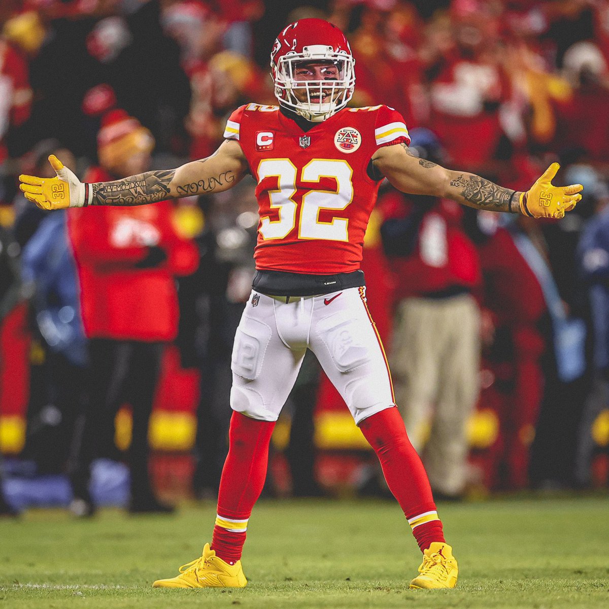 Kansas City Chiefs (@chiefs) on Twitter photo 🚨 LAST DAY TO VOTE 🚨
RT to help push <a href="/Mathieu_Era/">Tyrann Mathieu</a> across the finish line! #WPMOYChallenge 🚨 LAST DAY TO VOTE 🚨
RT to help push <a href="/Mathieu_Era/">Tyrann Mathieu</a> across the finish line! #WPMOYChallenge