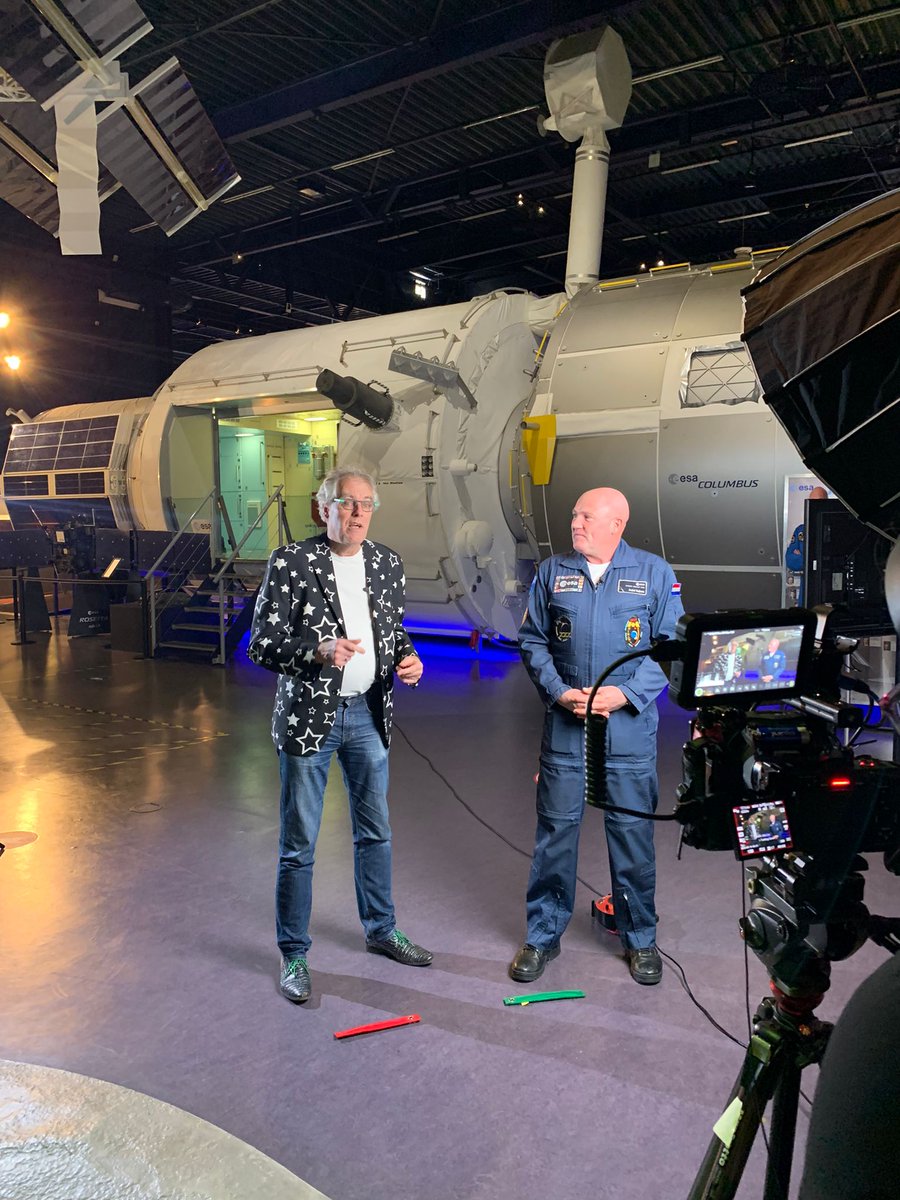 vanmiddag bij <a href="/Spaceexpo/">Space Expo</a> in noordwijk samen met <a href="/astro_andre/">André Kuipers</a> promofilmpjes opgenomen voor basisscholenproject #MissionX2022. ook meedoen met jouw school? zie space-expo.nl/mission-x