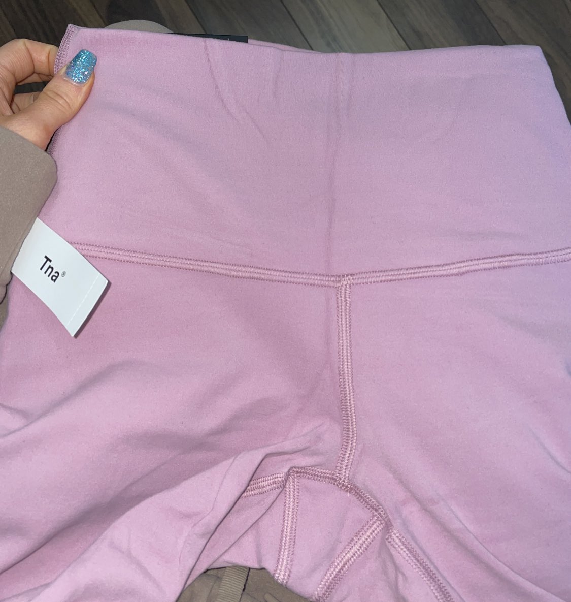 DanielleRog1996's tweet photo. @ARITZIA Refusing to refund damaged items. These are my third pair that have arrived with not creases, but runs. I was refused a refund and given a store credit for the first 2 pairs because they were sale items. Now my full priced ones $68 + HST also arrived damaged. https://t.co/wKQyivuJXO
