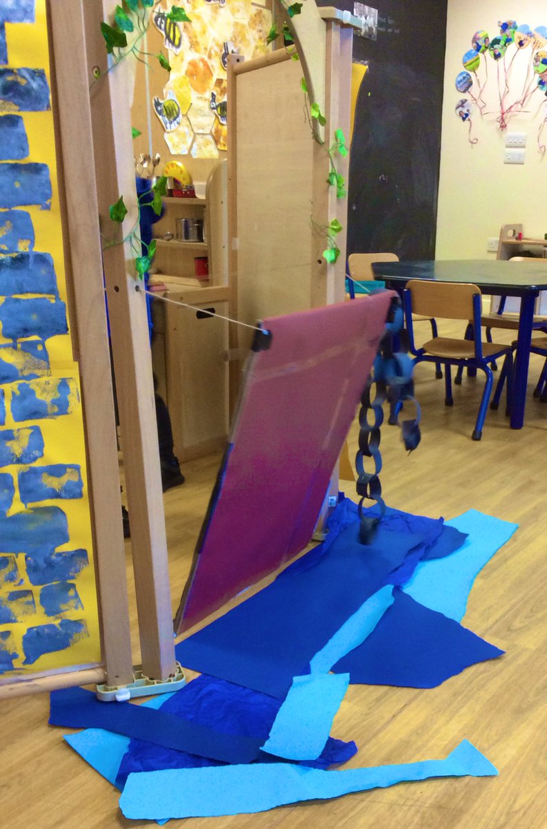 olasjfoundation's tweet photo. To help embed our children’s topic learning of a moat around a castle, we added a drawbridge to our home corner today. It was very popular and has been fixed twice already! Not sure it’ll last the week 🙈🏰 #eyfsideas #earlyyears #olasjprimary https://t.co/DP3E9O8zMG