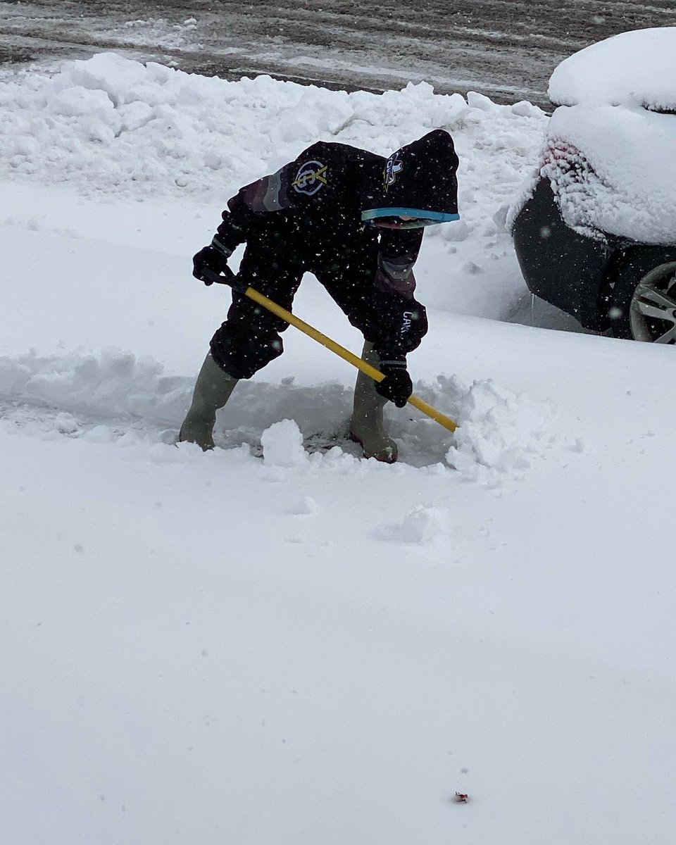 JetCharterVal's tweet image. Wrestling muscles coming in handy today. 💪🏻😂 #rpw #ygwc #crushers