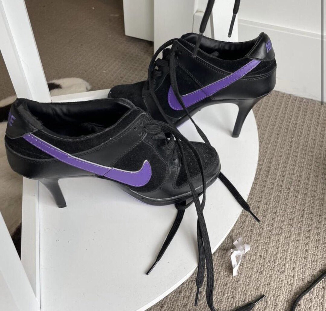 dmdramaa's tweet image. when u got footy practice at 6 but drinks with the girlies at 7