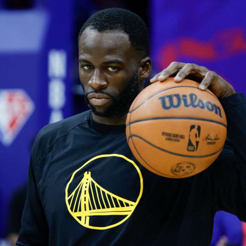 WarriorsLatam_'s tweet photo. Llegó la hora de hacer justicia. Draymond Green merece escandalosamente ser titular del All-Star y hoy nuestros votos valen doble. Es el momento de superar a Paul George y al sobrevalorado de Andrew Wiggins.

1 RT = 2 VOTOS

#NBAAllStar || #DraymondGreen https://t.co/RgU0vy3ibP