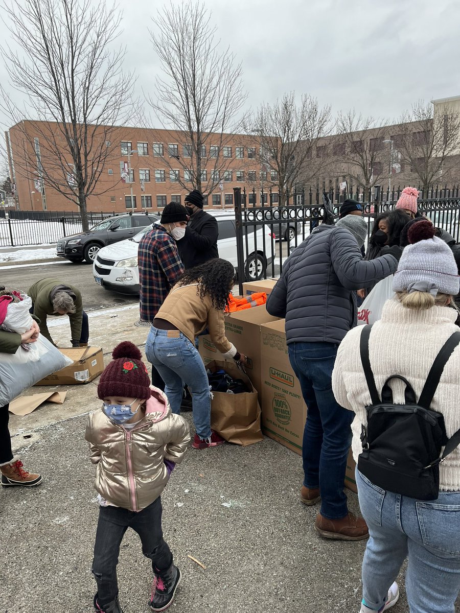 Andy_Stapleton's tweet image. Thank you to @mbmhmc for organizing an energizing and impactful MLK Day of Service clothing drive at the Olive Branch Mission!  So many volunteers making a difference! Thanks for your leadership @jahmal_cole!