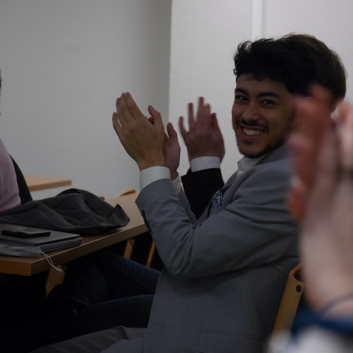 gsu's tweet photo. Le Groupe Socialiste Universitaire fait sa rentrée 2022 ! 🎊

Nous vous souhaitons à toutes et tous une excellente année 2022 en faisant le vœux de vous retrouver en nombre dans les amphithéâtres de nos universités pour de nouveaux débats, conférences et réflexions collectives. https://t.co/cKyTY8JwnQ