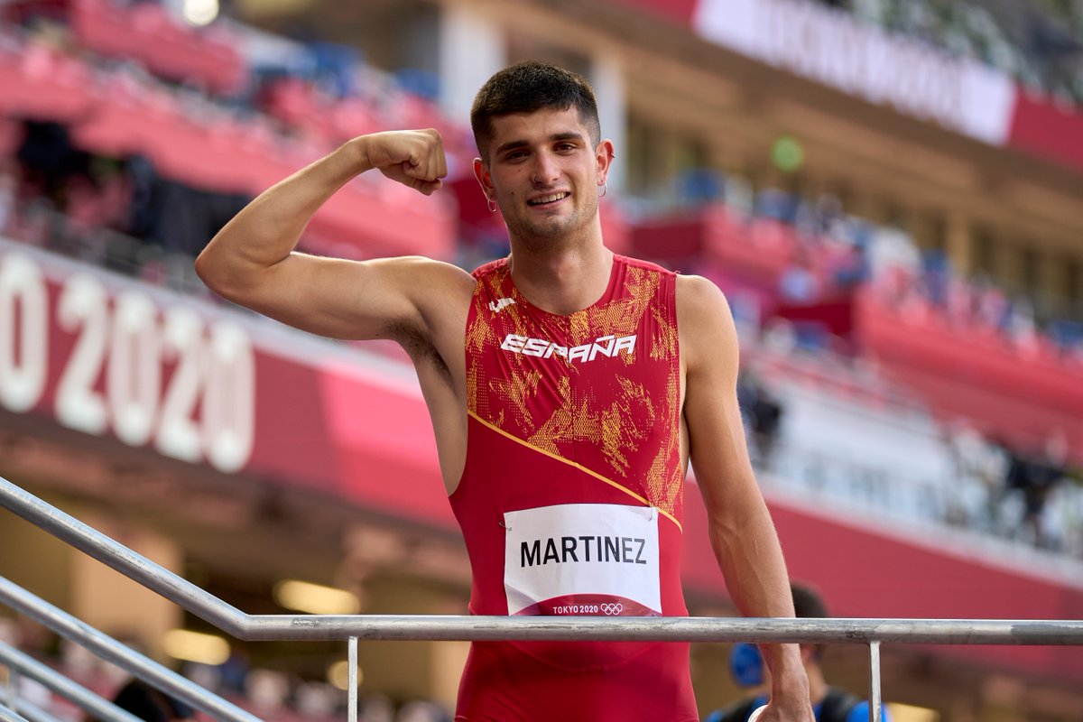 noticiasgob_na's tweet photo. Carlota Ciganda y Asier Martínez elegidos como los deportistas más destacados de 2021
👉 Distinguen también a @CAOsasuna como mejor equipo masculino, y al Alaia de gimnasia como mejor equipo femenino
#Navarra 
🔗 Más información: https://t.co/V0l2WWfmSl? https://t.co/URdlBLCZkB