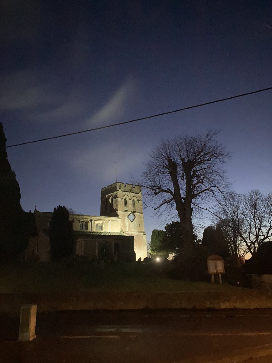 It’s all bright over #Cumnor tonight #WolfMoon