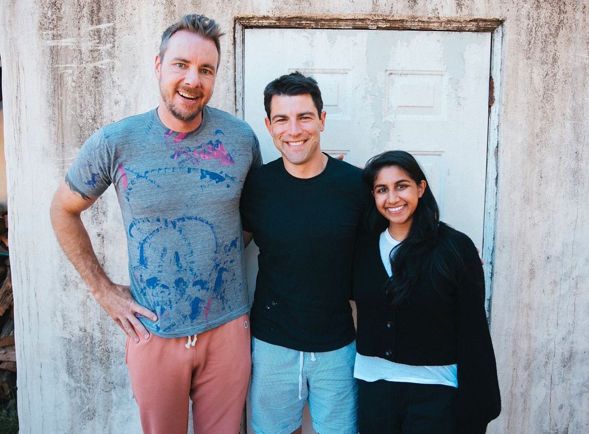 ArmchairExpPod's tweet image. Happy 400th episode!!! 400 episodes in this attic and we are beyond grateful. Max Greenfield- New Girl, The Neighborhood- joins us today to talk sobriety and vagina dogs. Laughed through this whole thing- what a joy. Please enjoy on @spotifypodcasts now!! @iamgreenfield