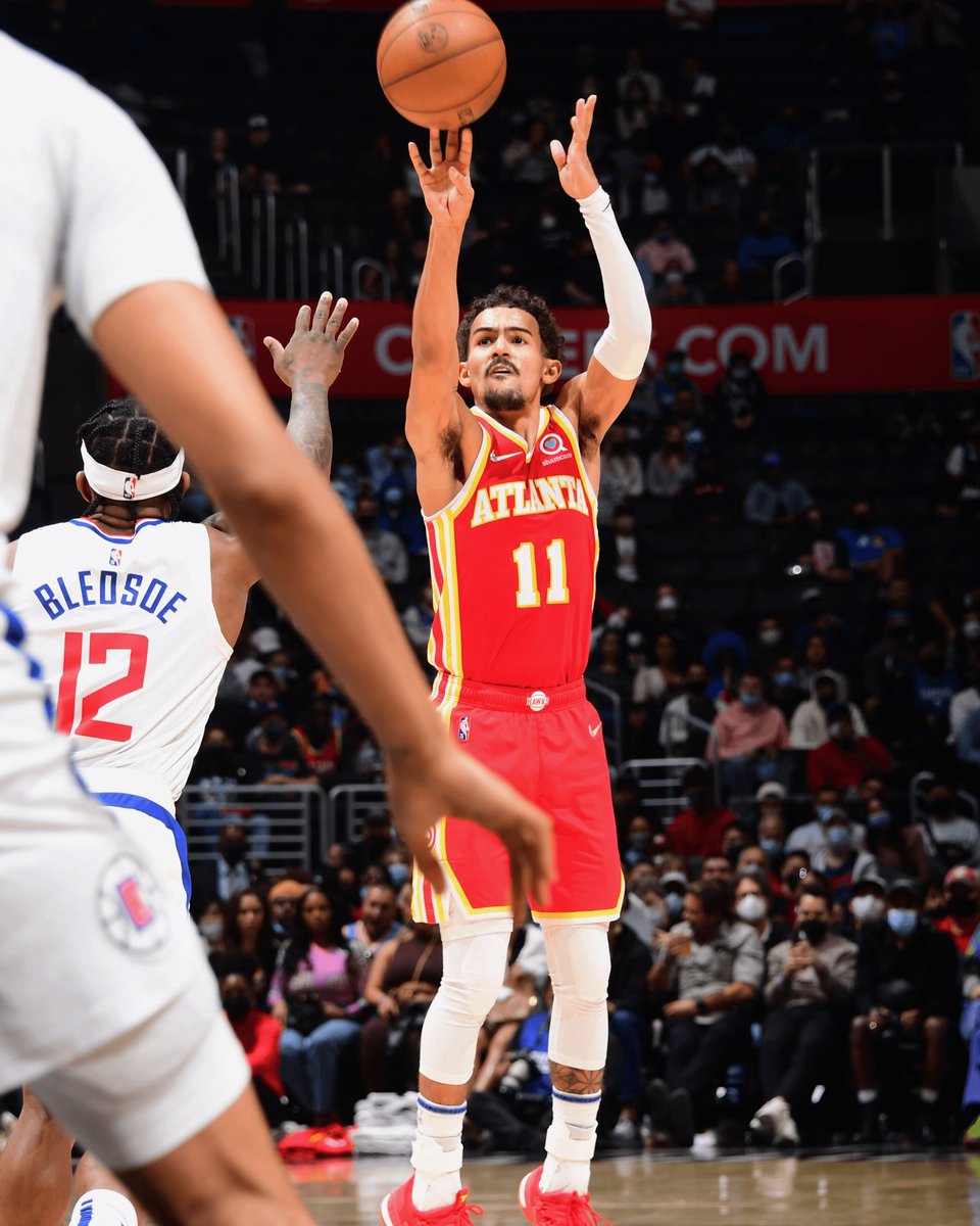 ⭐ 1 RT = 1 VOTE <a href="/TheTraeYoung/">Trae Young</a> for #NBAAllStar ⭐ 

VOTES COUNT DOUBLE TODAY! 🚨